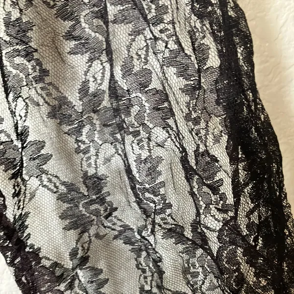 FINAL MARKDOWN Lacy looking scarf Black - Image 2
