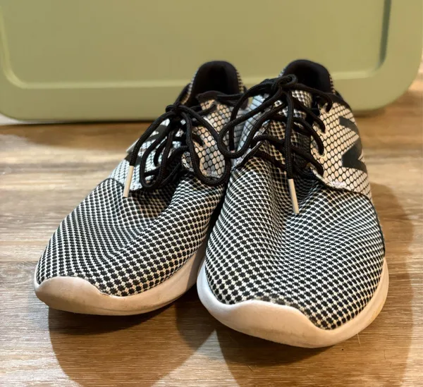 New Balance White/Black Response 2.0 Performance Insert Sneakers - Image 2
