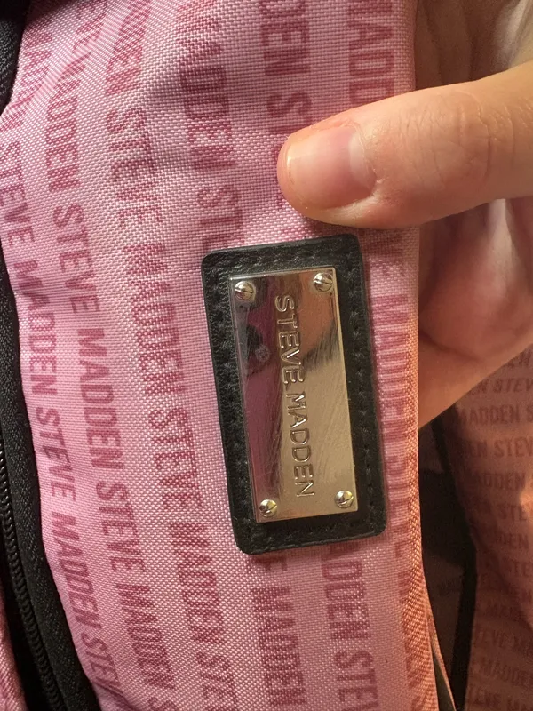Steve Madden Pink Logo Interior Pouch with Black Trim Travel Bag - Image 2