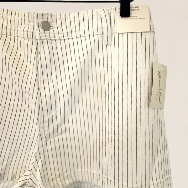Universal Thread‎ Womens High Rise Sailor Shorts Cream Pinstripe Size 4 NWT - Image 5