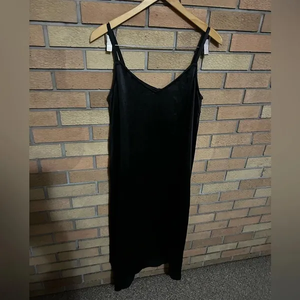 NWT Halogen Black Satin Slip V Neck Midi Dress Size Medium - Image 4