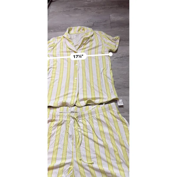 State of Day Womens Small Pajama Set Yellow White Striped Top & Shorts NWT A4020 - Image 7