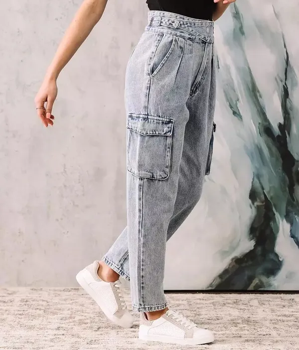 Signature 8 Ultra High Cargo Straight Jeans - Image 3