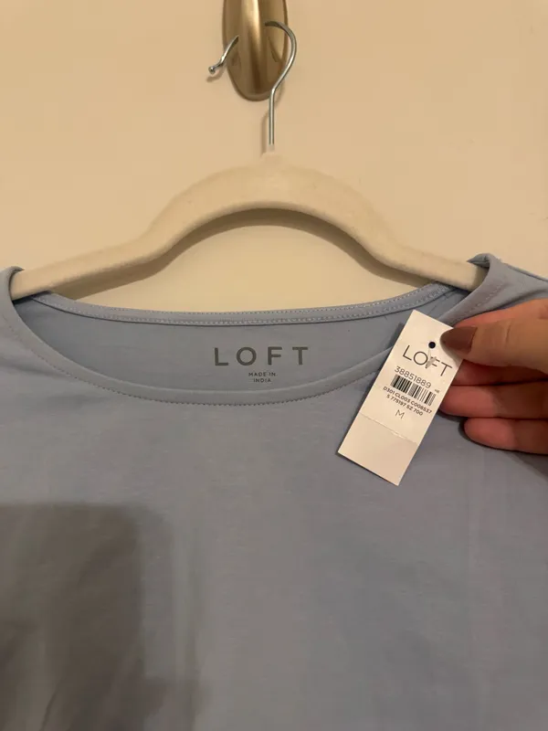 NWT Loft Ruched Top - Image 4
