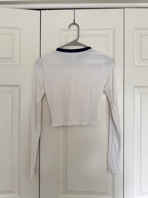 Skims white ribbed longsleeve blue collar soft fitted top - Image 6