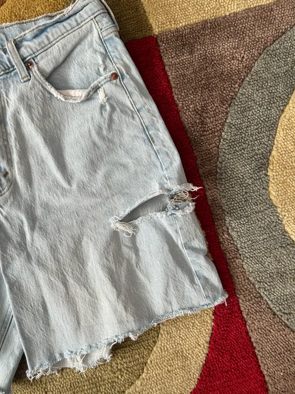 Abercrombie & Fitch Curve Love The 7” Dad Short High Rise Jean Shorts Size 29 - Image 2