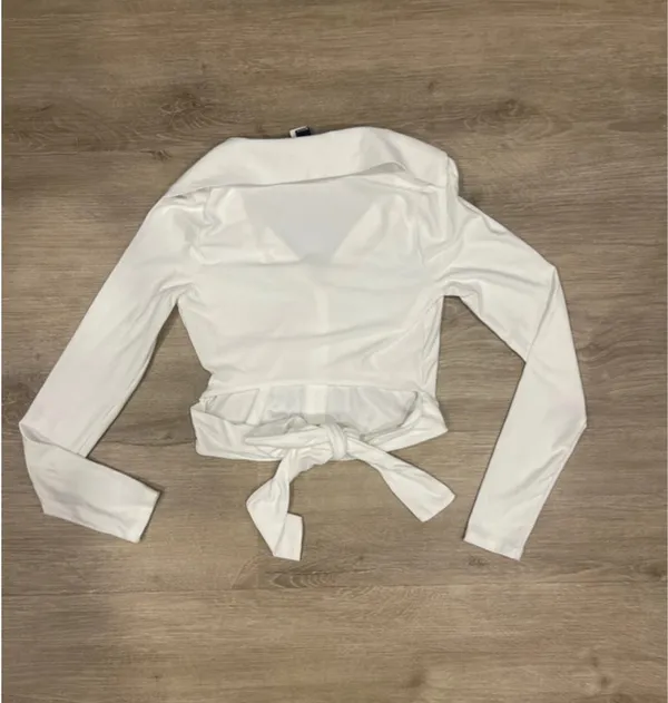 White Windsor Crop Top Long Sleeve S - Image 4