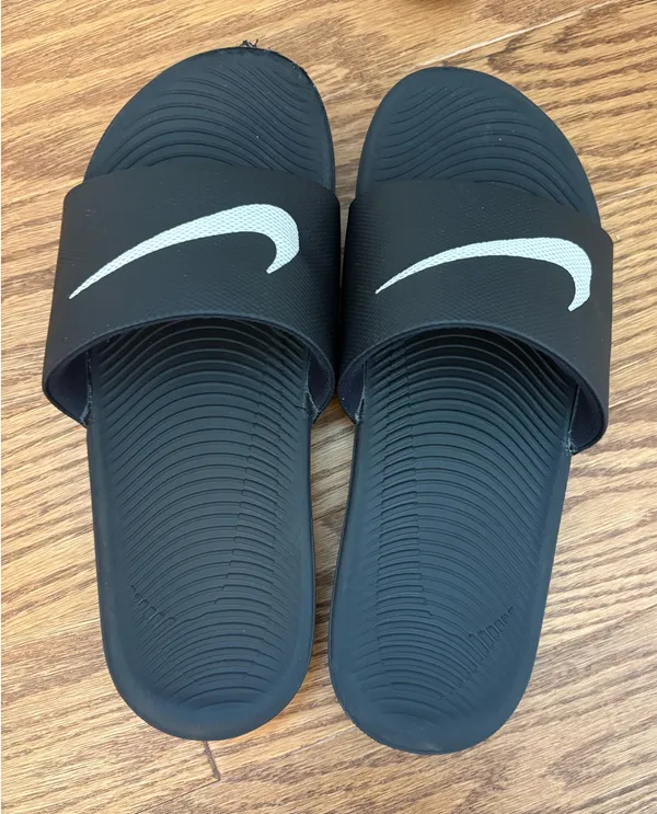 Black Nike Women’s Slides - Image 5