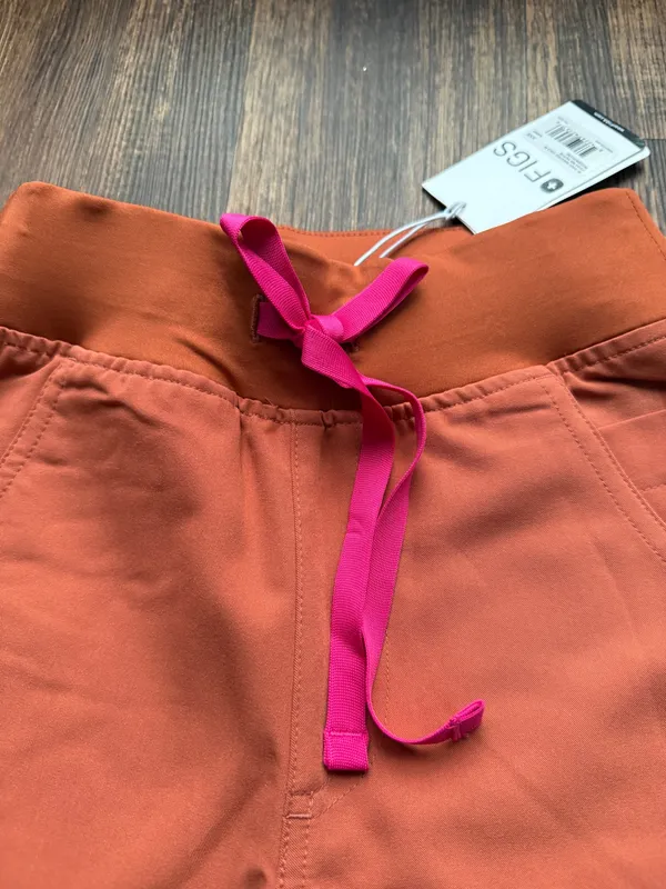 NWT FIGS Women’s Terracotta High Waisted Yola Scrub Pants - Size XXS Petite - Image 6