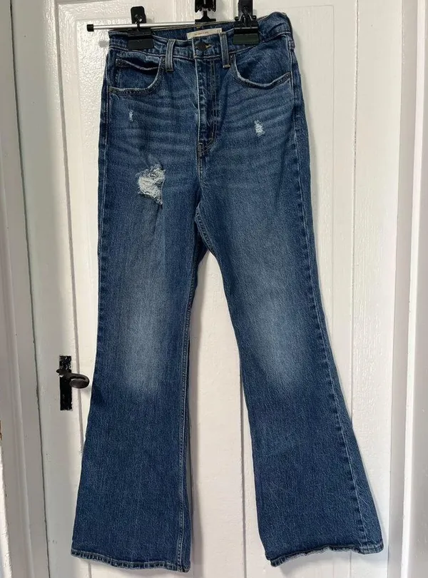 Levi’s 70’s High Flare Manufactured Distressed blue denim jeans size 27 - Image 2