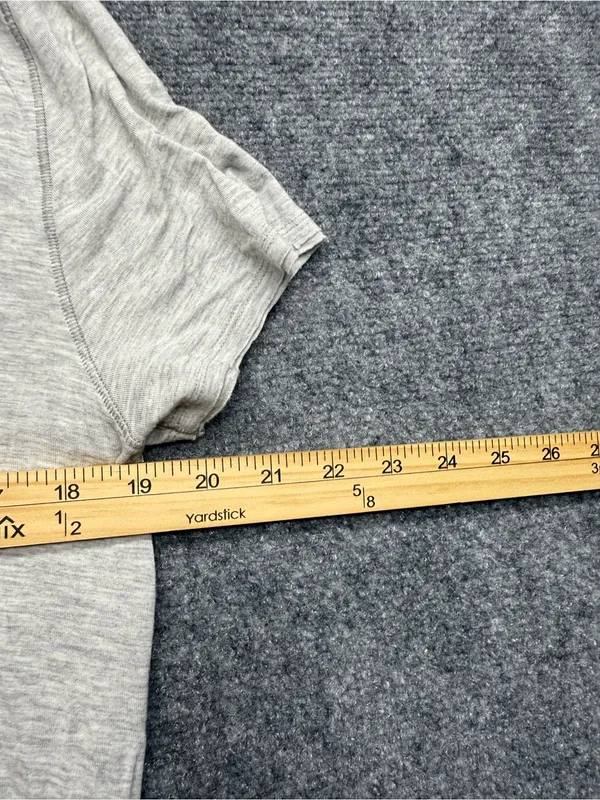 We the Free Womans XS Light Gray V-Neck Pocket Tee Shirt - Image 4