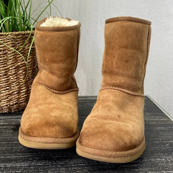 UGG Tan Classic 5825 Tan Fleece Lined Short Boots 6 - Image 2