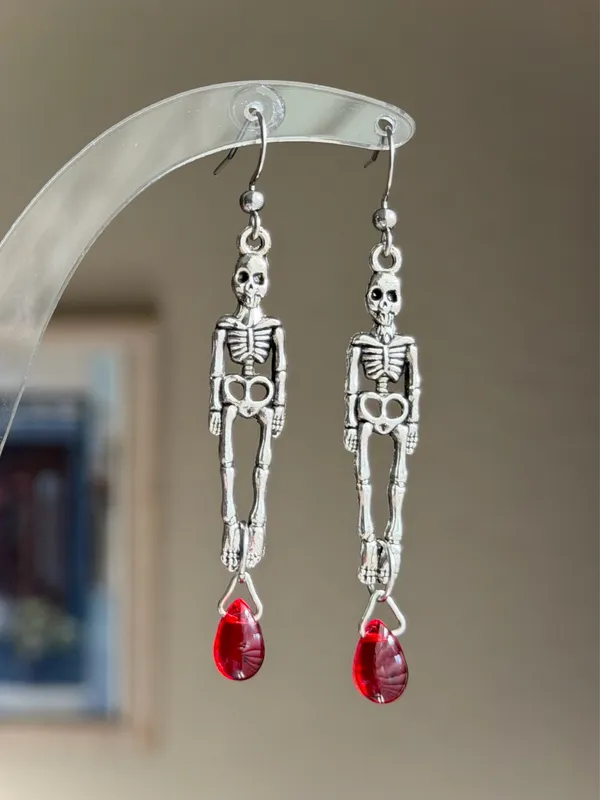Handmade skull funky cute spooky dangle earrings 💀❤️ - Image 2