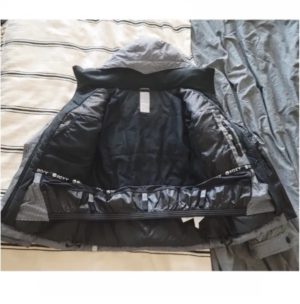 Roxy 5k snowboarding ski jacket  - Image 5