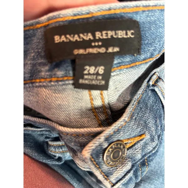 Banana Republic Girlfriend Jeans Medium Wash Blue Raw Hem Denim 28/6 - Image 7