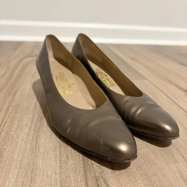 Salvatore Ferragamo Vintage Block‎ Heel Pump Bronze Metallic Size 8.5 AAA - Image 2
