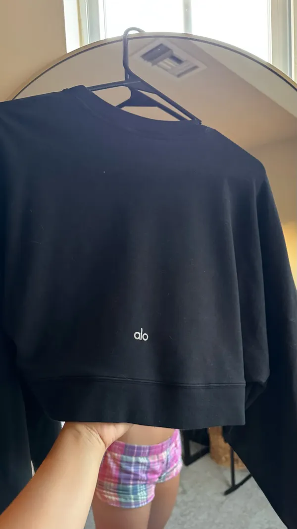 Alo Yoga Cropped Long Sleeve Black Top - Image 7