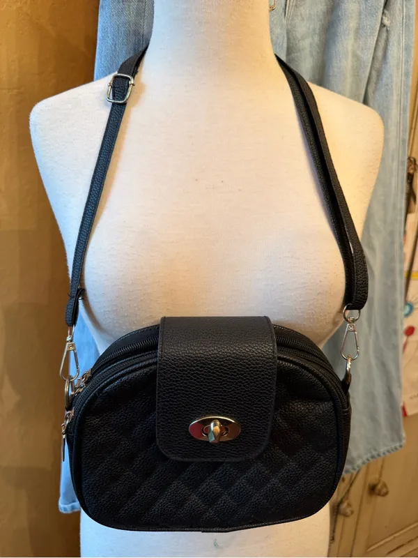 Quilted Crossbody Bag Black - Image 3