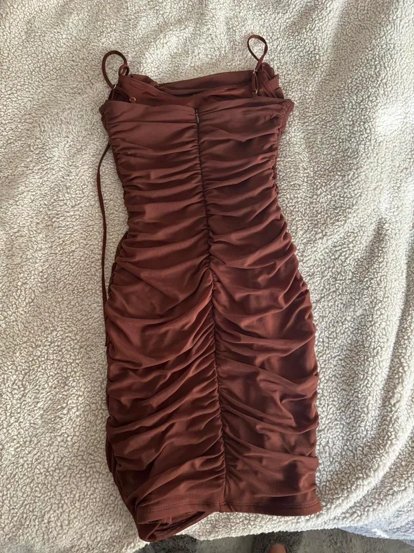 Oh Polly brown ruched mini dress size 2 body on - Image 2