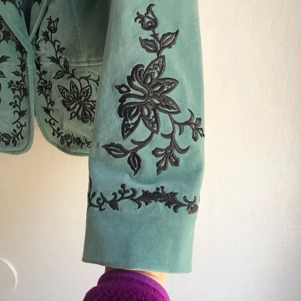 Turquoise Blue Green Velvet Jacket Embroidery Detail Size 6 western - Image 4