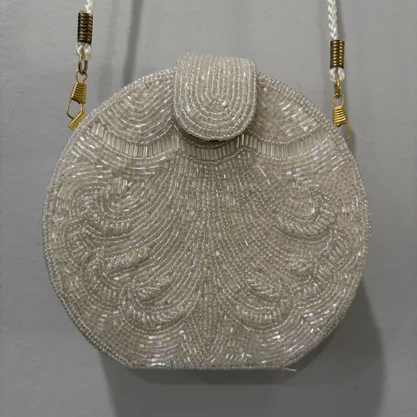 vintage white beaded‎ round Shape Structured purse Gold Hardware Formal Fancy - Image 3