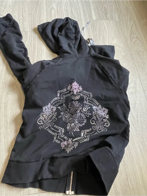 Women's Black Zip-Up Hoodie with Hood and Kangaroo Pockets - Image 2