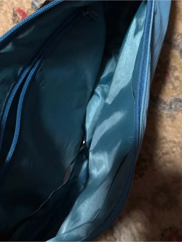 Crescent sling bag Blue - Image 3