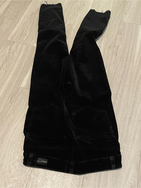PAIGE Black Velvet Skinny Jeans with open Knee Seam - Image 4