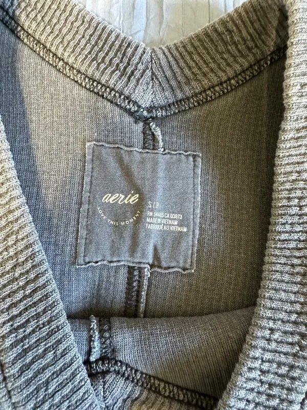 Aerie Wonder Textured V-Neck Sweatshirt - Image 3