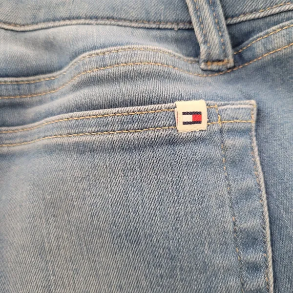 Tommy Jeans Light Wash Denim Straight Leg Jeans Women’s Size 4 Faded Casual - Image 8
