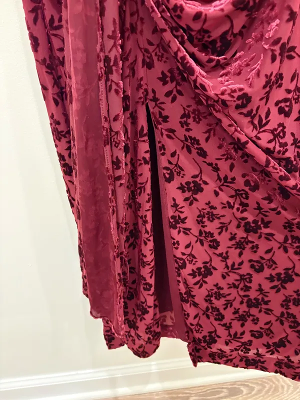 Taylor maroon velvet dress Red Size 8 - Image 3
