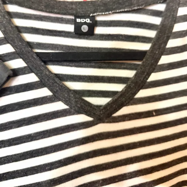 BDG Gray & White Striped T-Shirt Sz L - Image 2