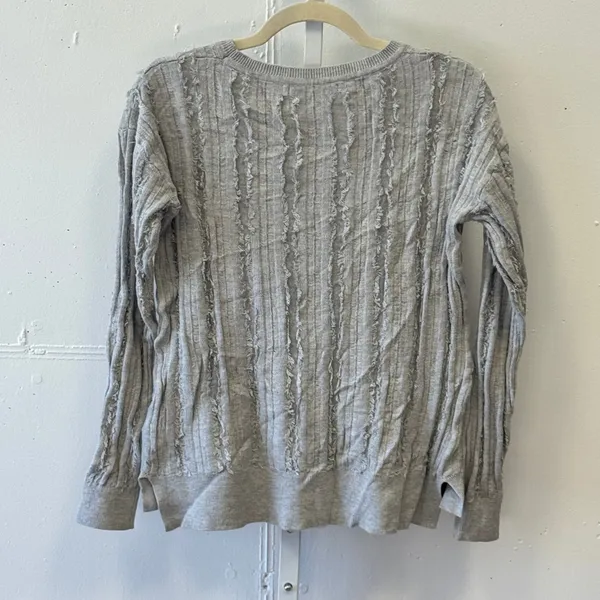 Harper Lane Heather Gray Fringed Textured Knit Crew Neck Sweater‎ Medium - Image 2