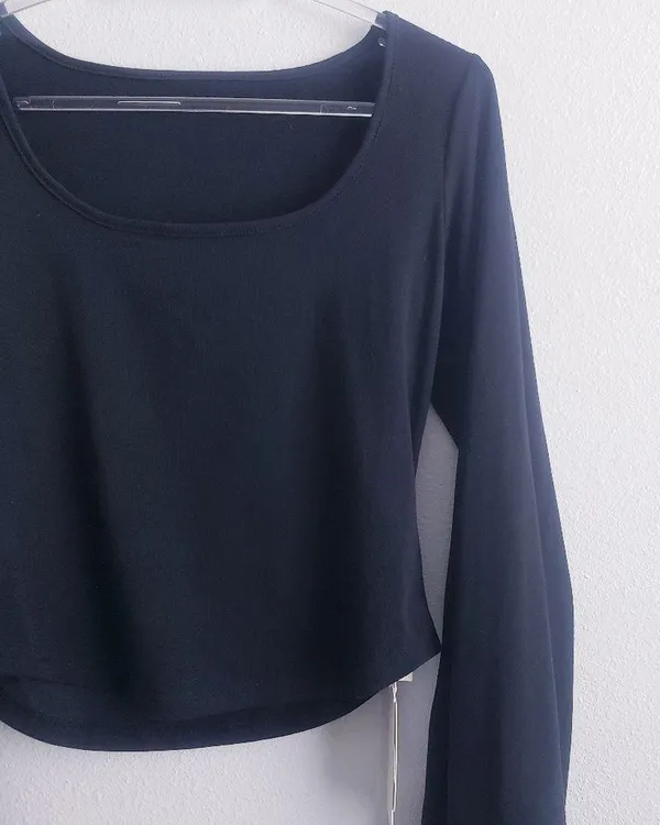 REVOLVE/Minimalist Lovers Commense Puff Sleeve Blouse - Image 3