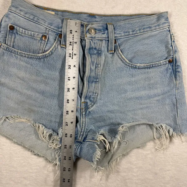 Levis Premium 501 Original Light Wash High Rise Cut Off Denim Shorts Womens 26‎ - Image 5