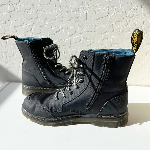 Dr. Martens YOUTH COMBS UTILITY BOOTS in Black - Image 3