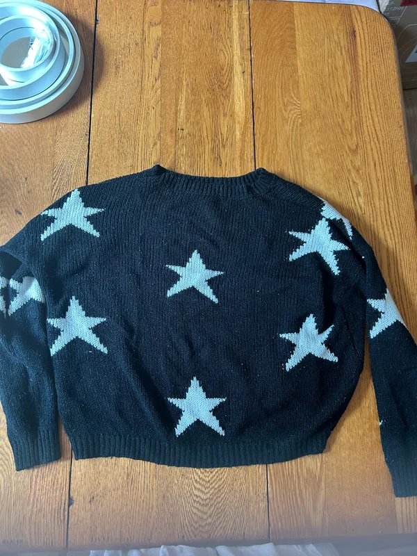 black and white star sweater - Image 4