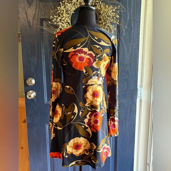 Altar'd State Orange and Yellow V-Neck Bishop Sleeve Sundress - Image 4