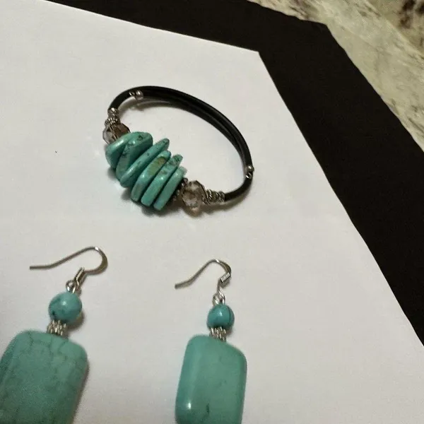 Pretty Set - Turquoise Blue Color Silver Tone Bracelet / Pierced Dangle Earrings - Image 2