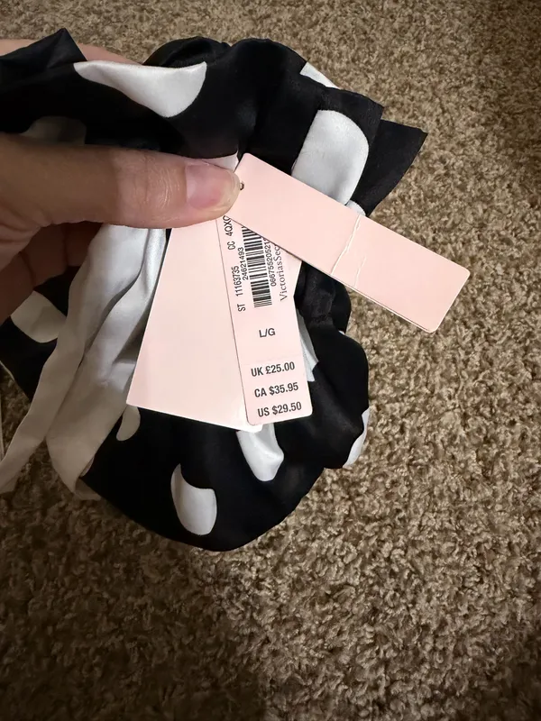 Victoria’s Secret slippers - Image 5