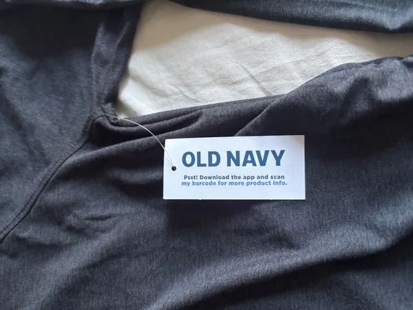 Black Old Navy Active Scrunched Athletic Long Sleeve - Image 4
