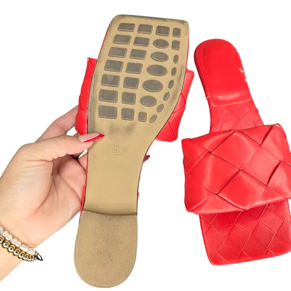 Red Square Toe Woven Sandals Womens Size: 8.5 *FLAWS* - Image 3