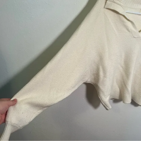 Dreamers by Debut Women's Size Medium/Large Collared Dolman Sleeve Sweater Cream - Image 5