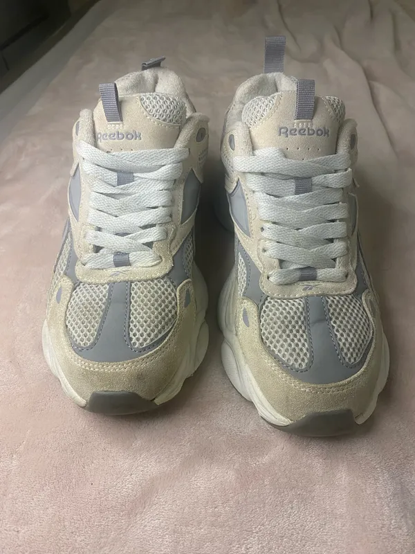 Reebok Charge Tennis Shoe Gray White Leather Run women shoes 8.5 - Image 2