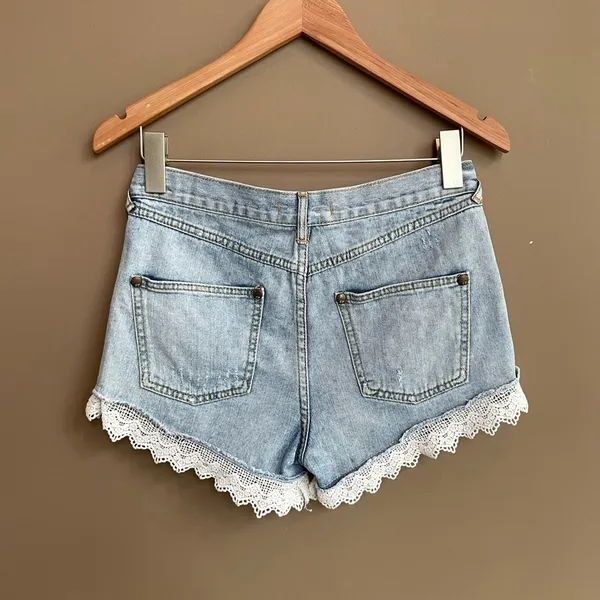 Free People Lace Trimmed Jean Denim‎ Shorts Size 27 - Image 9