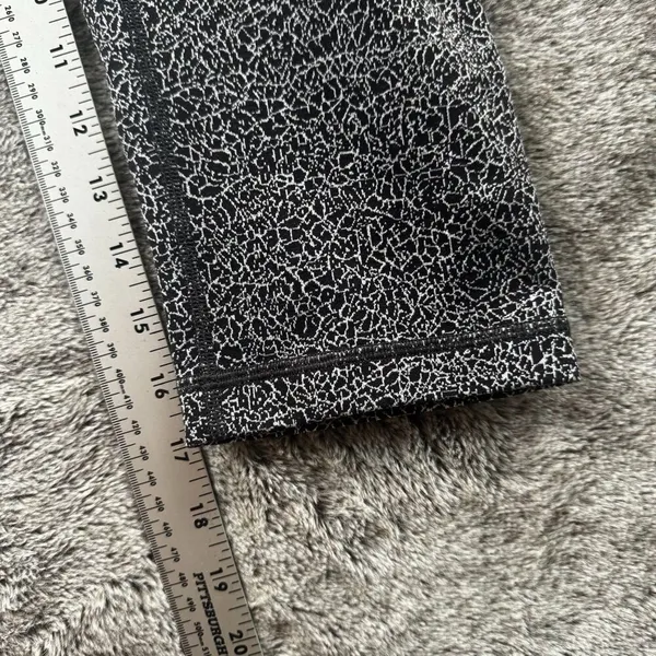 Lululemon Wunder Under Hi-Rise 1/2 Tight Sz 8 - Image 6