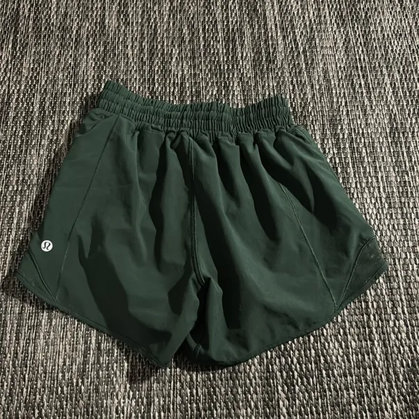 Lululemon Hotty Hot High-Rise Lined Short 4" - Image 2
