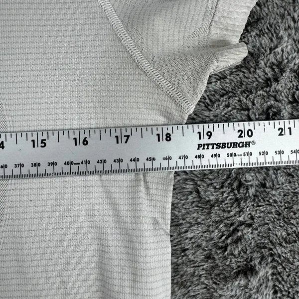 Lululemon Swiftly Tech Short Sleeve Lace Women's 12 Polar Cream - Image 5