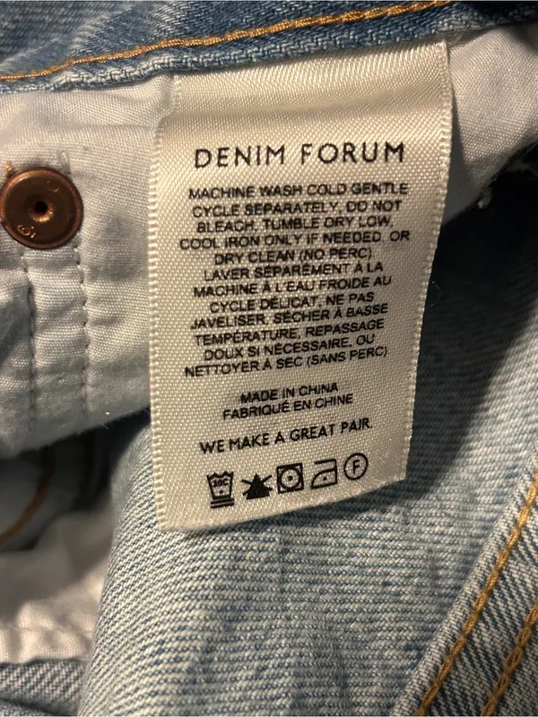 Aritzia Denim Forum The '90s Marlo Hi-Rise Baggy Jeans in a classic retro light - Image 4