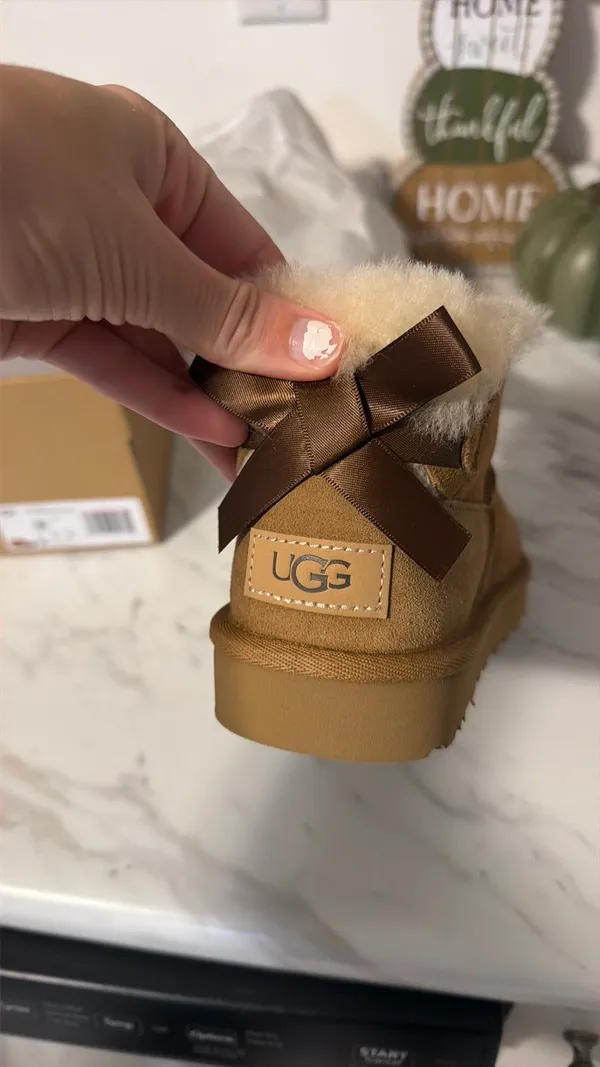 UGG Mini Bow Boots Bailey - Image 6